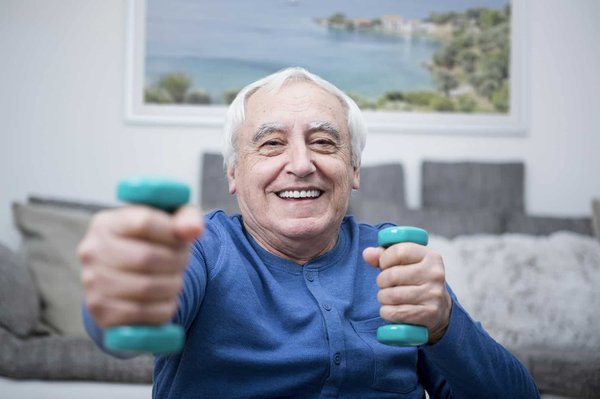 Optimiser la santé musculaire des seniors : conseils et solutions