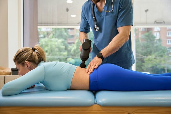 Profitez de la vente estivale avec le pistolet de massage izigun pro